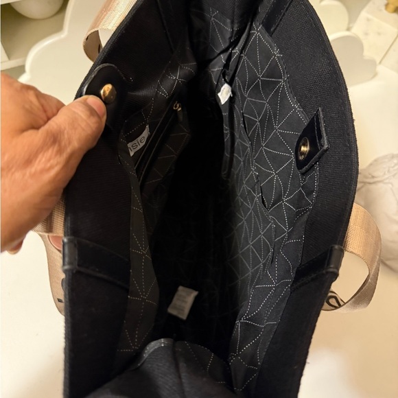 Kensie Tote Black and Cream And Copper. Large Brand New With Tags. MSRP - Picture 14 of 15